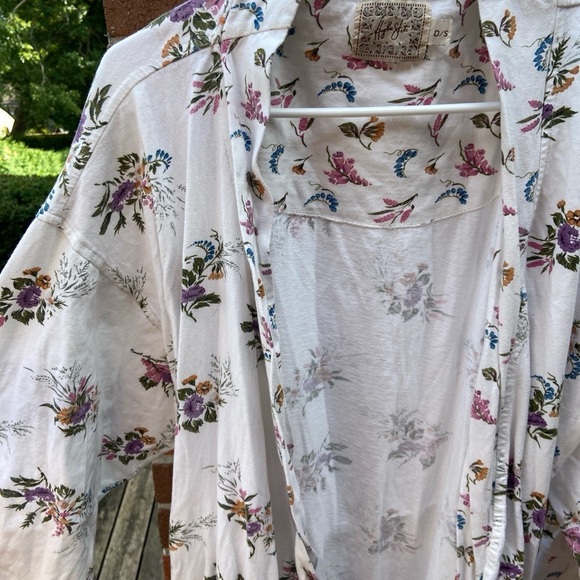 Vintage White Floral robe with tie waist - Picture 3 of 8